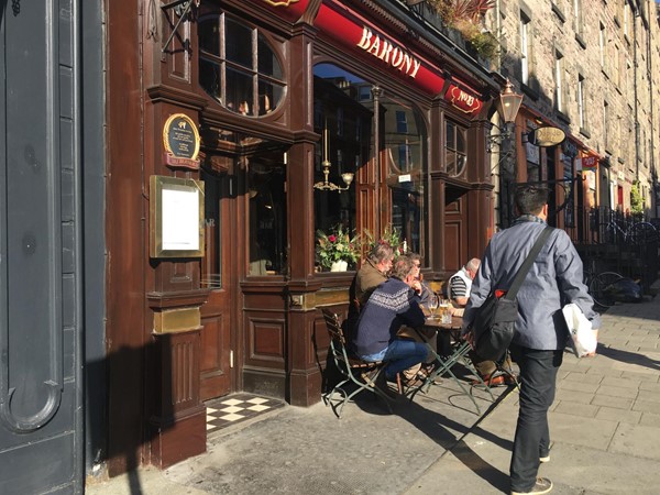 Photo of front of pub.