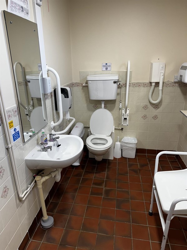 Easy access bathroom- Heather, basin, toilet and (free) hairdryer