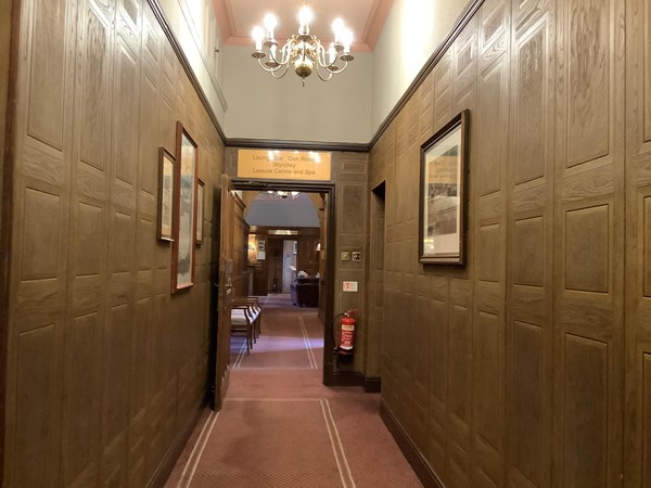 5 corridor into lounge