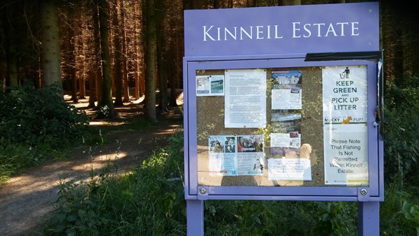 Photo of a signpost at the estate.