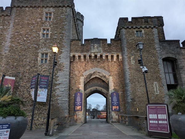 Image of entrance to Cardiff Castle