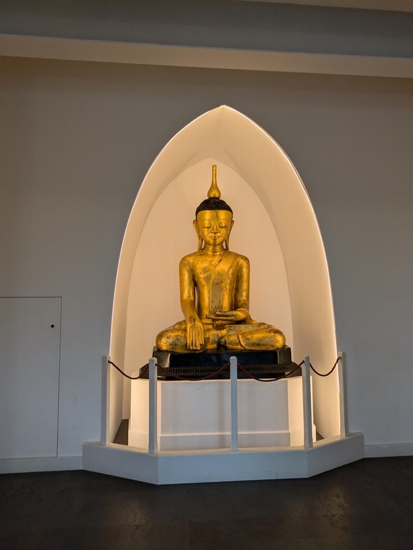 Image of meditating statue