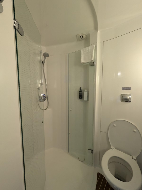 Image of the shower in the standard room